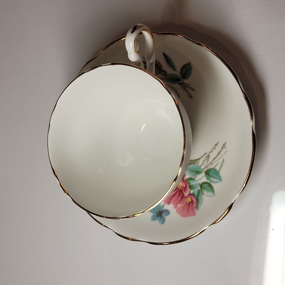 Royal Regency bone China teacup and saucer made in England - Picture 4 of 6